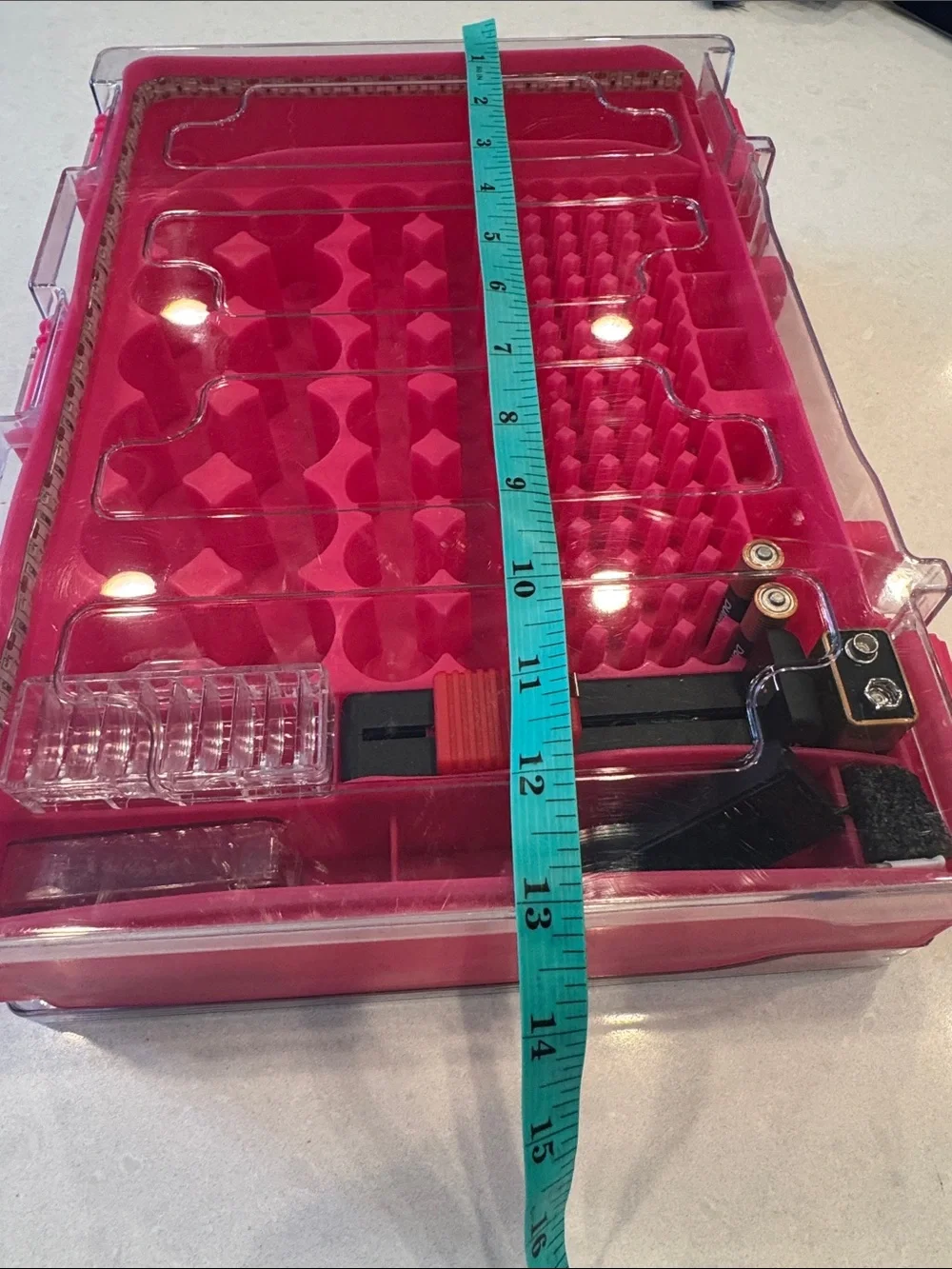 The Battery Organizer Storage Case - Pink couldn’t get led light to work inside